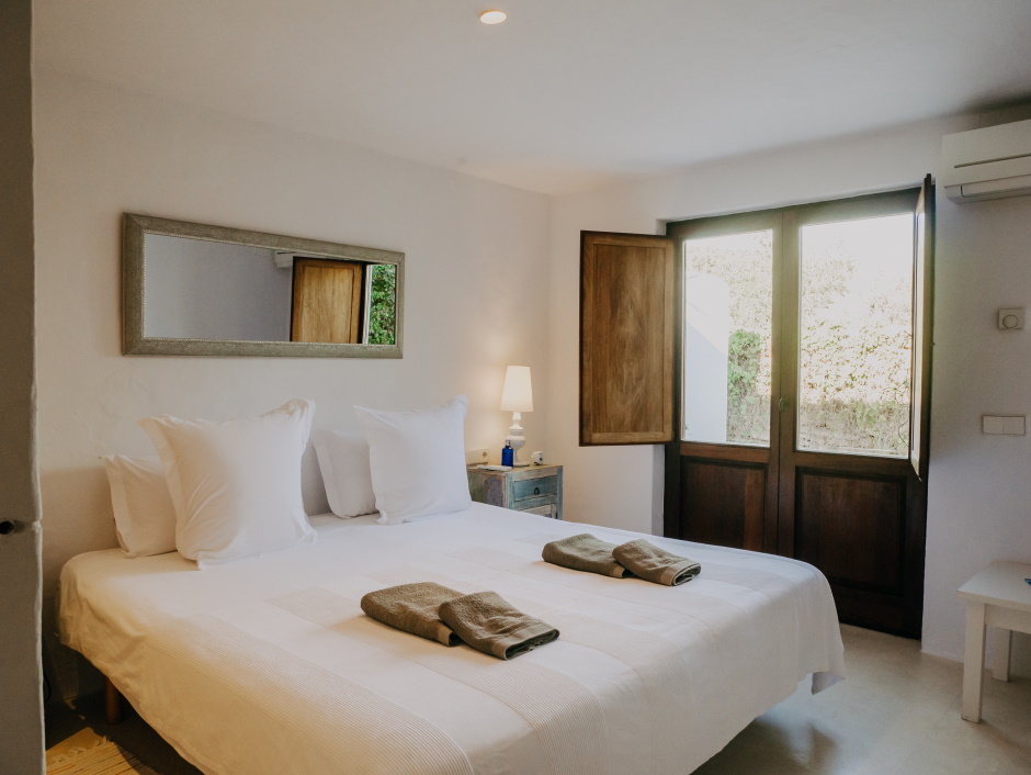 Resa estates Ibiza for sale finca Santa gertrudis bedroom 1.jpg
